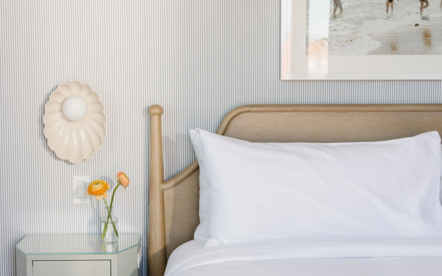 Bay Shores Peninsula Hotel