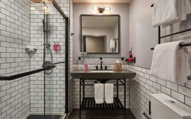 Moxy Belfast City