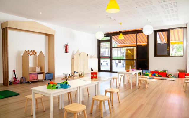 Coral Compostela Beach Hotel
