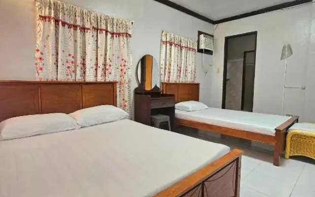 Bohol Sea Breeze Cottages & Resort