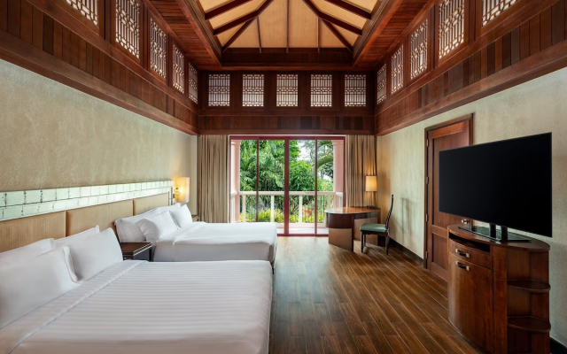 Отель Centara Grand Beach Resort Phuket 