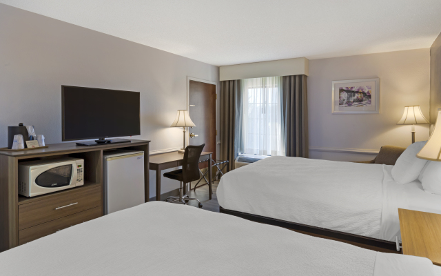 Best Western Plus South Hill Inn