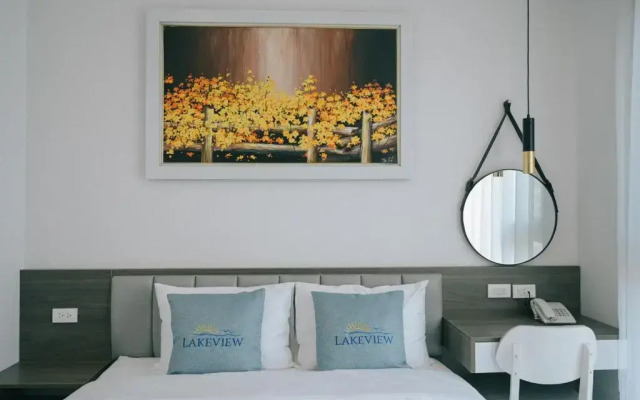 Hanoi Lake View Hotel & Travel