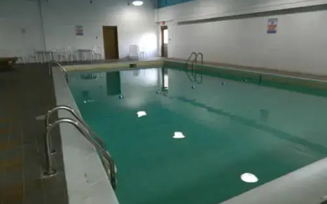 Hometown Inn & Suites