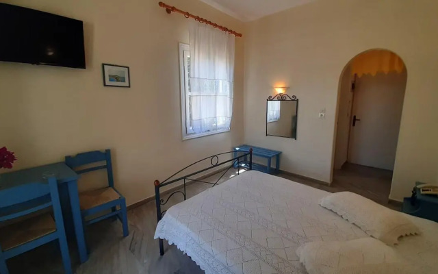 Agia Anna Hotel