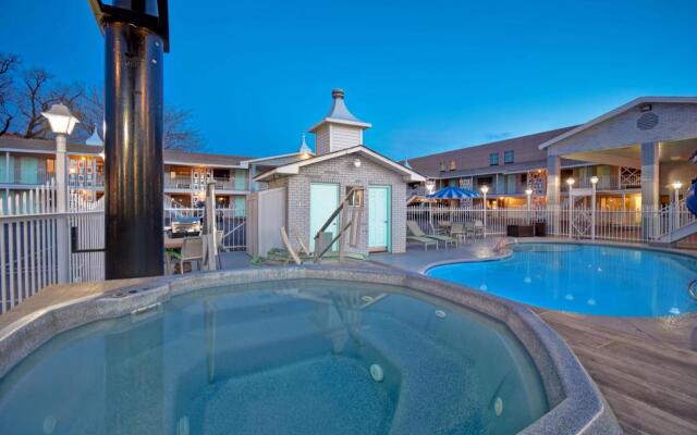 Expedition Lodge