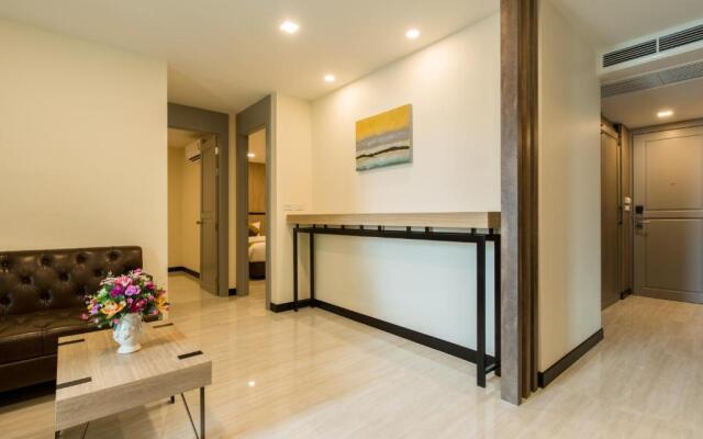 Crystal Palace Luxury Hotel