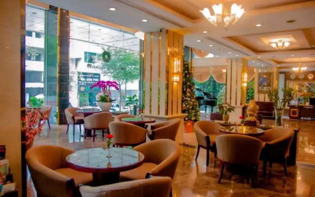 Kin Hotel Thi Sach