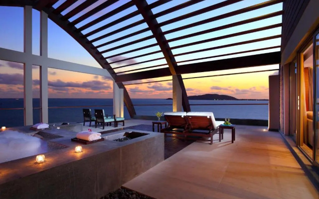 Pullman Oceanview Sanya Bay Resort & Spa