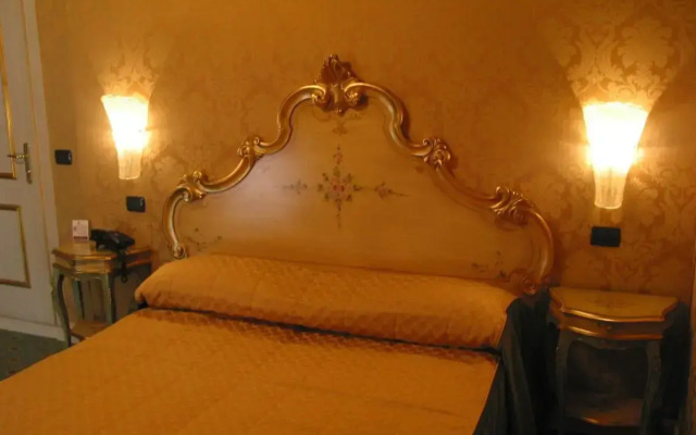 Hotel Belle Epoque