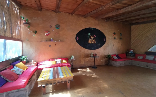 Hostel Casa Arbol