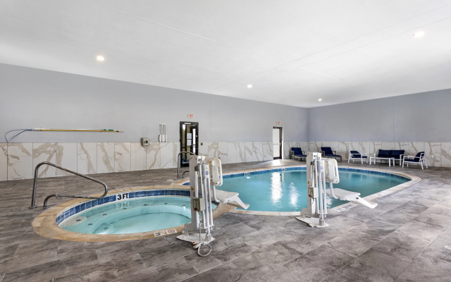 Best Western Plus Texoma Hotel & Suites