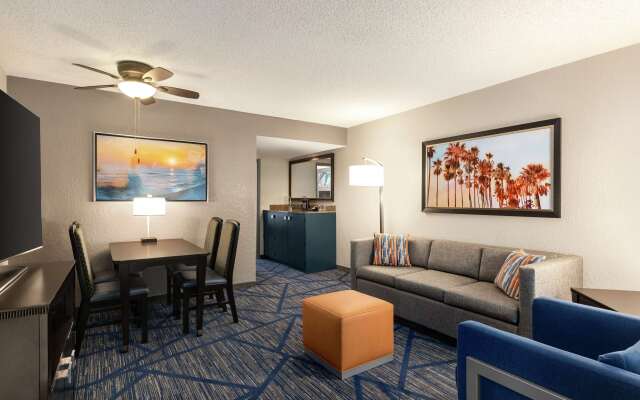 Embassy Suites by Hilton Miami International Airport