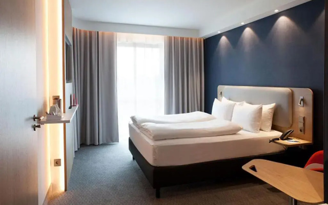 Holiday Inn Express Düsseldorf Airport by IHG