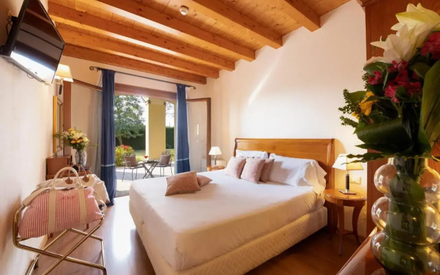 Hotel Venice Resort Airport
