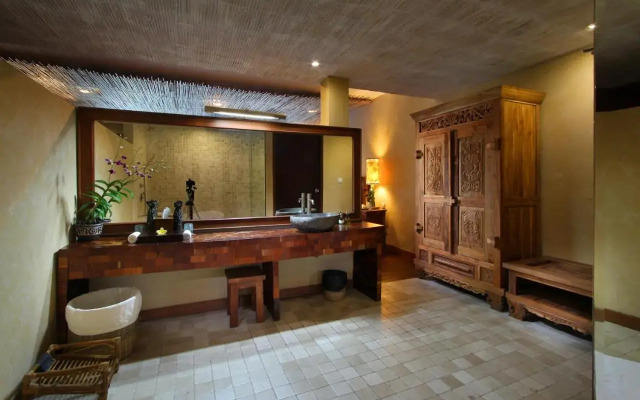 Kupu Kupu Barong Villas and Tree Spa by L'OCCITANE