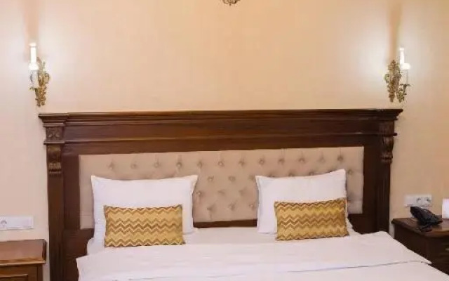 Imperial House Hotel