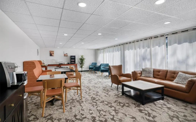 Baldwin Inn & Suites, SureStay Collection by Best Western