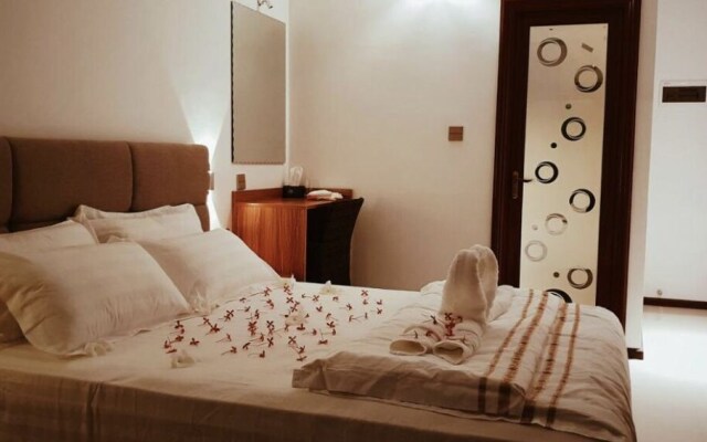 Palm Rest Hotel