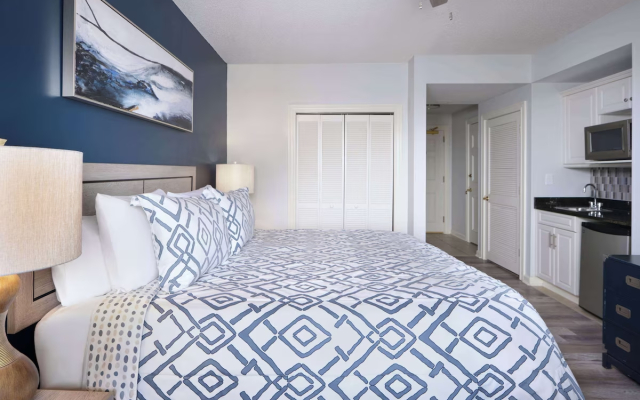 Royale Palms Condominiums