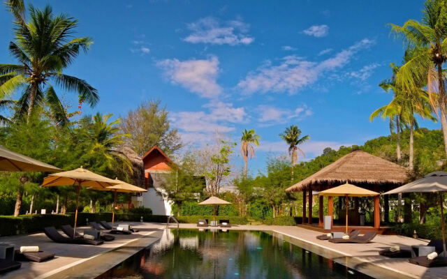 Twin Lotus Resort and Spa - Adults Only