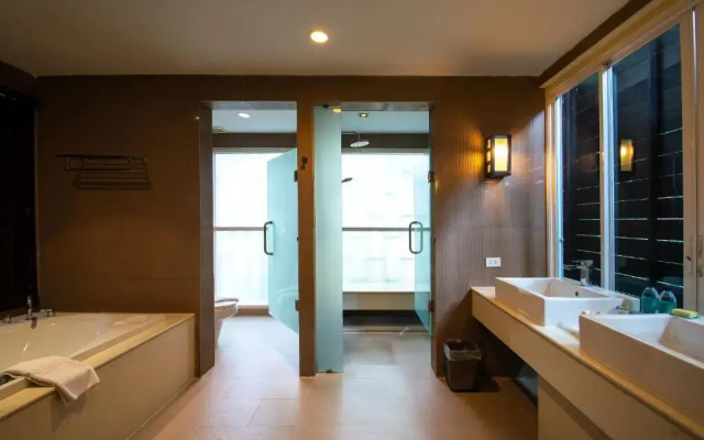 Peach Blossom Resort & Pool Villa