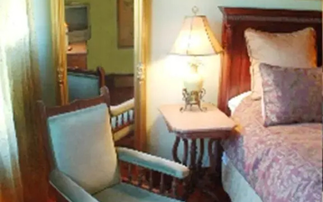 Cooperage Inn