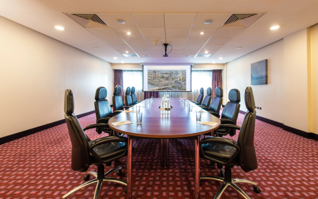 DoubleTree by Hilton London Heathrow Airport