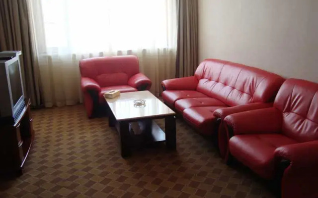 Nenjiang Hotel