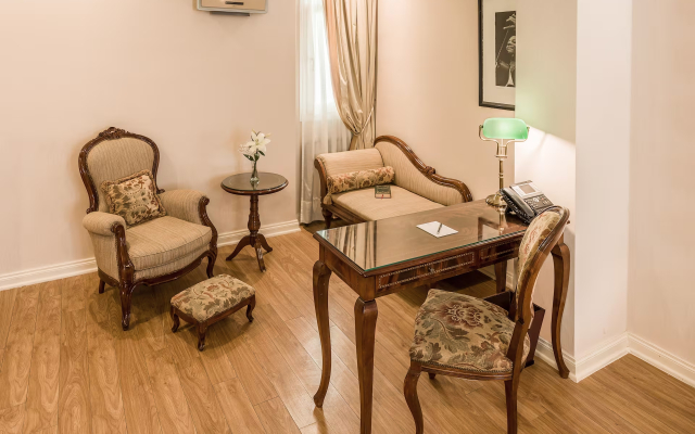 Melia Recoleta Plaza