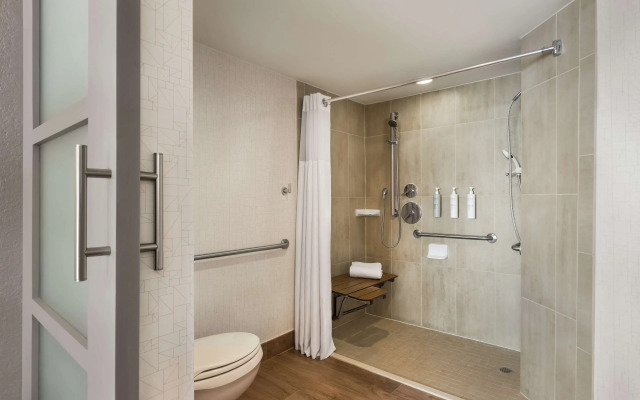 Embassy Suites by Hilton Miami International Airport