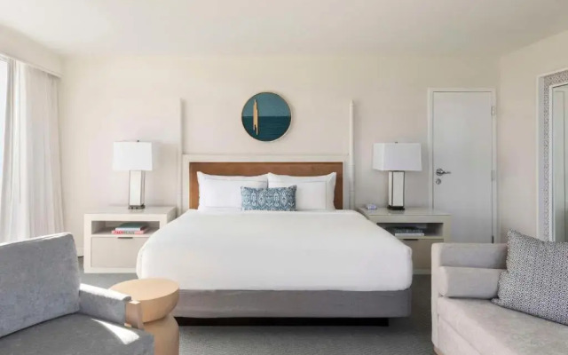 The Singer Oceanfront Resort, Curio Collection by Hilton