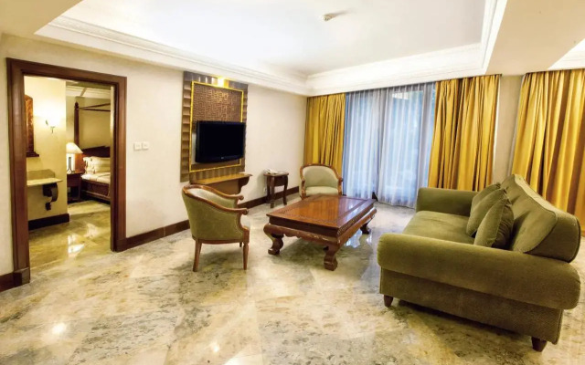 Lorin Solo Hotel