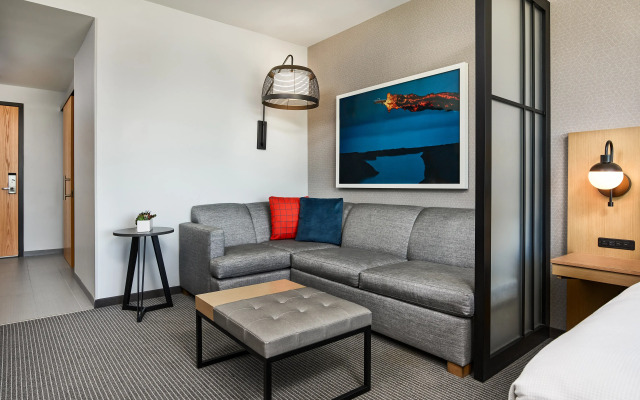 Hyatt Place Peña Station/Denver Airport