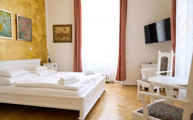 Hotel U Zlateho Jelena