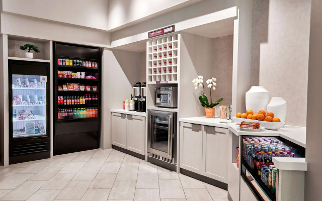 Hilton Garden Inn LAX Los Angeles Airport Hotel