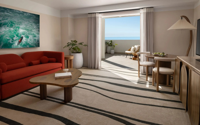 Sandbourne Santa Monica, Autograph Collection