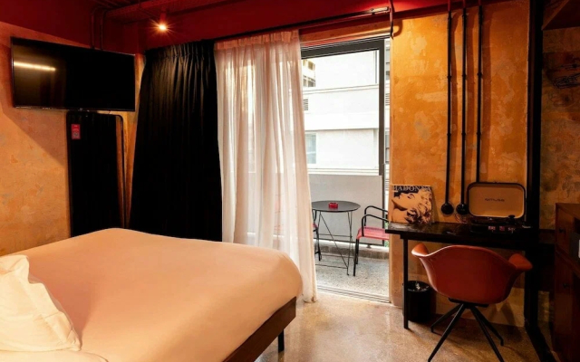 Dave Red Athens Hotel