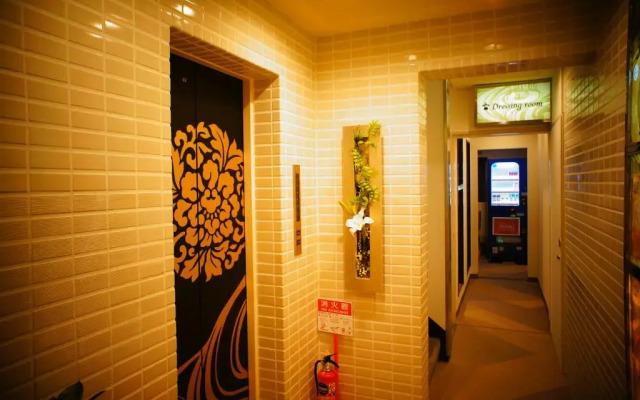 Centurion Ladies Hostel Ueno Park - Caters to Women