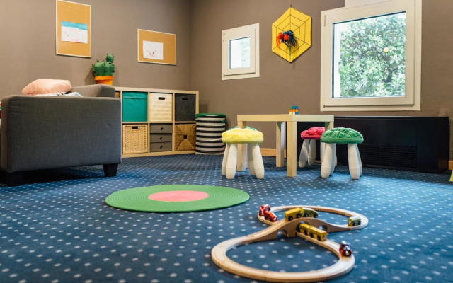 Отель Malcom and Barret