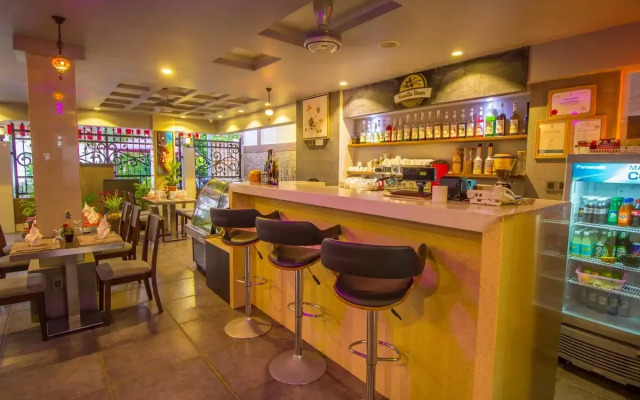 Airport Comfort Inn Premium Hotel