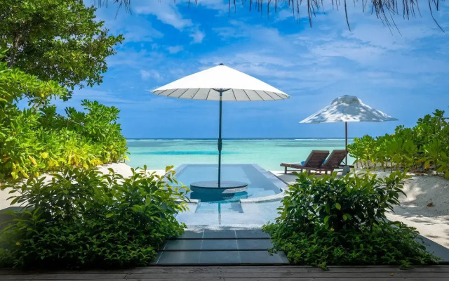 Lux South Ari Atoll Resort