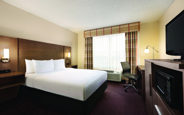 Country Inn & Suites by Radisson, Schaumburg, IL