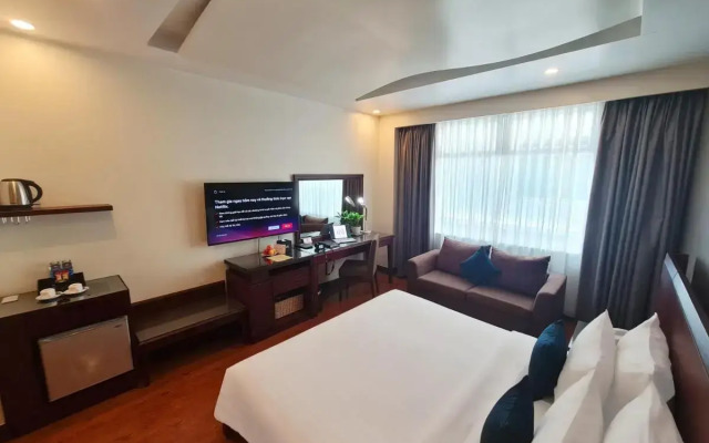 Kin Hotel Thi Sach
