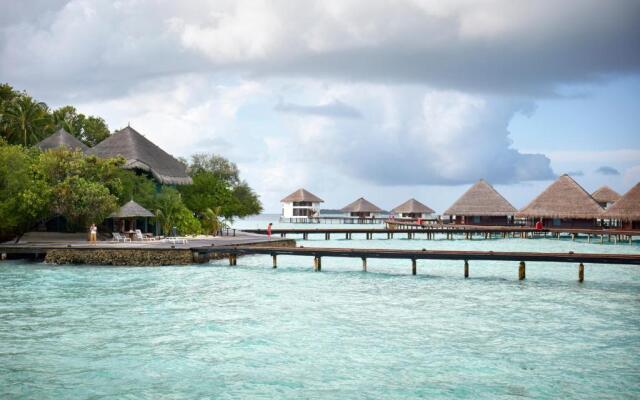 Adaaran Club Rannalhi Hotel