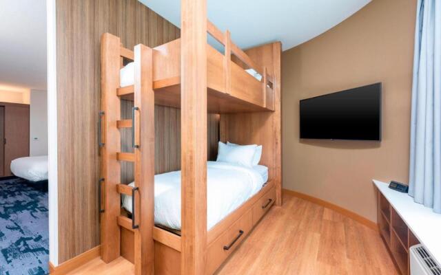 Fairfield Inn & Suites by Marriott Fair Oaks Farms