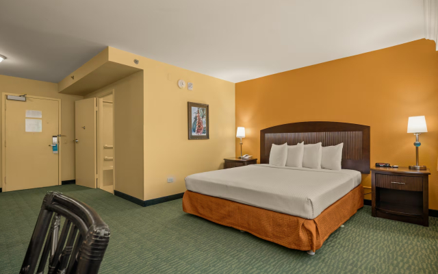 Airport Honolulu Hotel, Trademark Collection by Wyndham