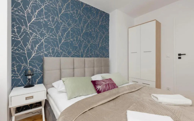 Stylish Apartment Heart of Warsaw by Noclegi Renters	