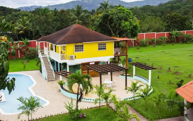 Rancho Guacamayos Hotel 