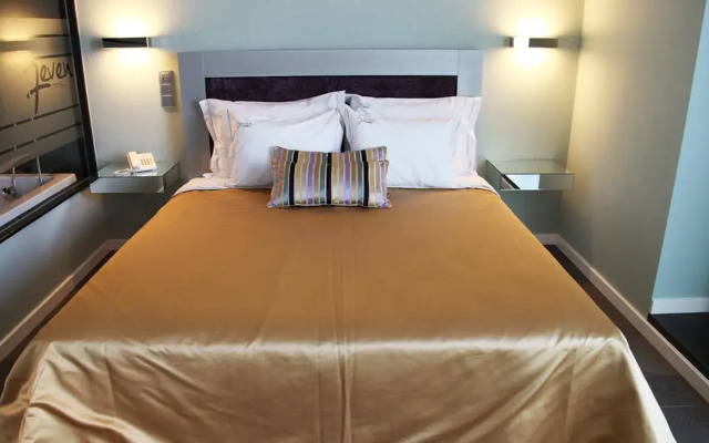 Motel Seven
